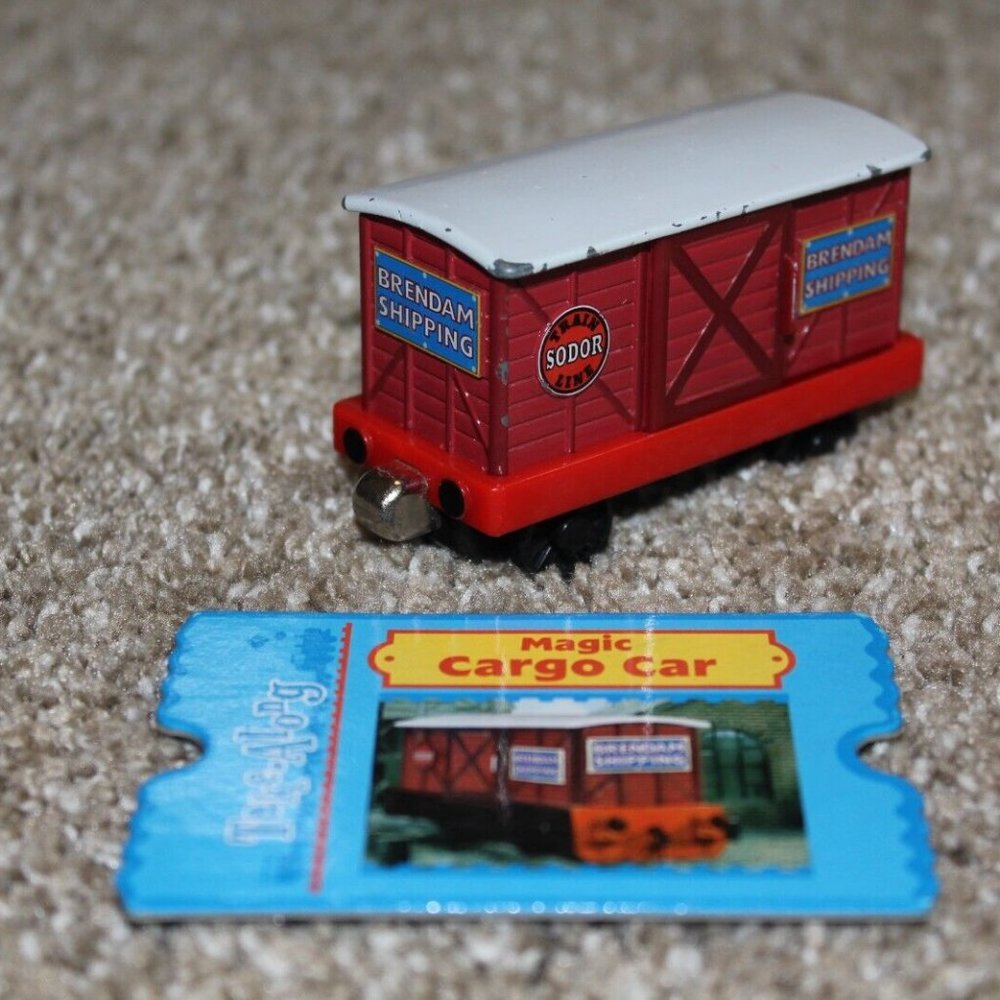 Thomas the Train & Friend Magic Cargo Car Take Along Diecast Metal Set Card 2003
